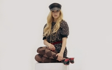 blondes women avril lavigne uniforms celebrity high heels singers sitting 1920x1200 wallpaper 